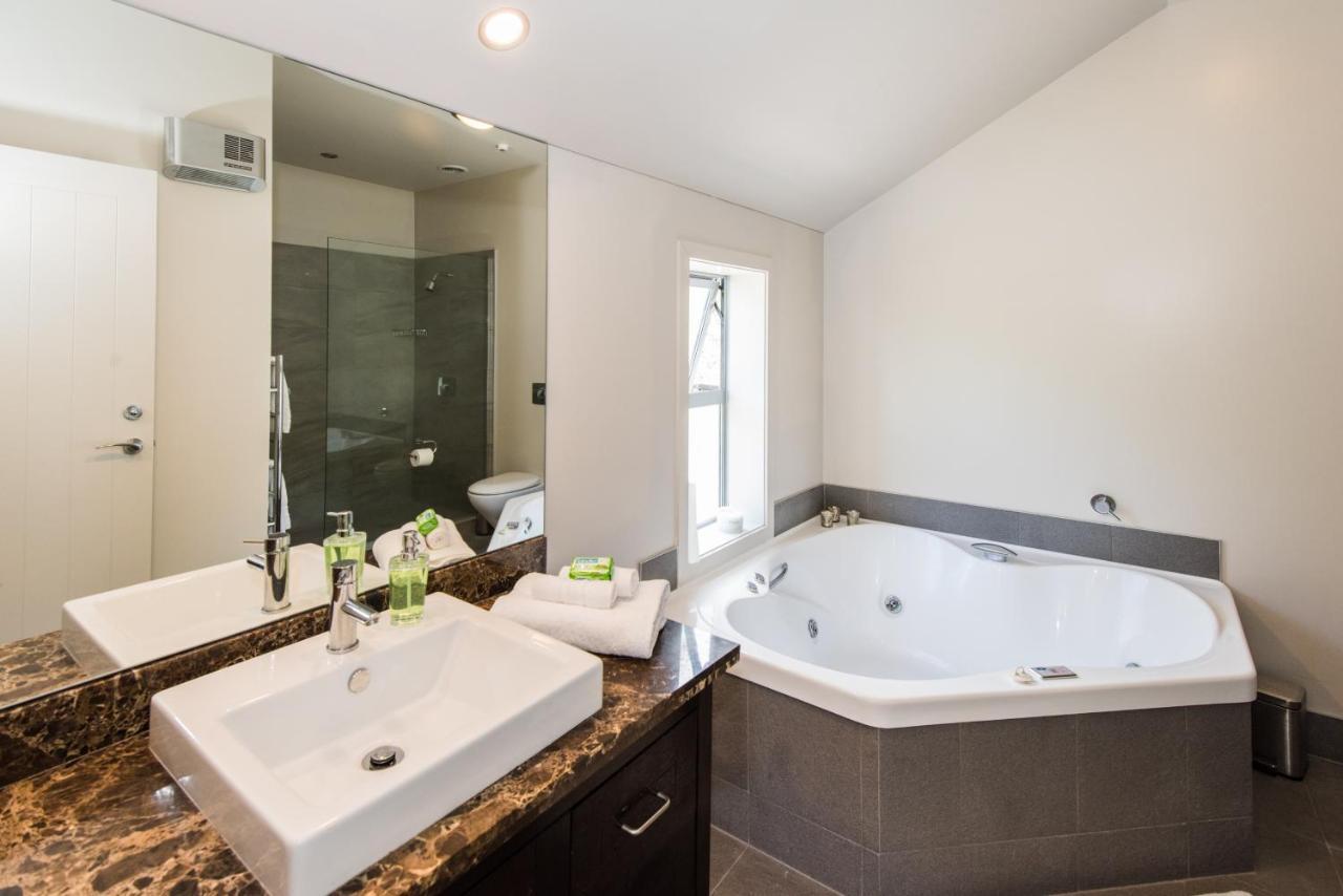 Lakeside Luxury With Spa Queenstown Luaran gambar